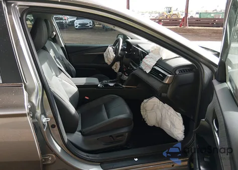 2025 Toyota Camry Xle z USA, uszkodzony, nr VIN 4T1DAACK6SU610901